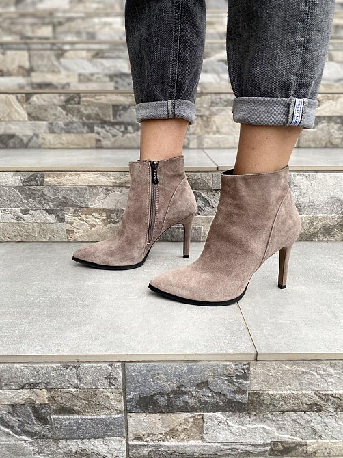 Nivelle Замшеві черевики жіночі демісезонні весна-осінь колір капучино, на стійкому каблуці р. Коломия - фото 8