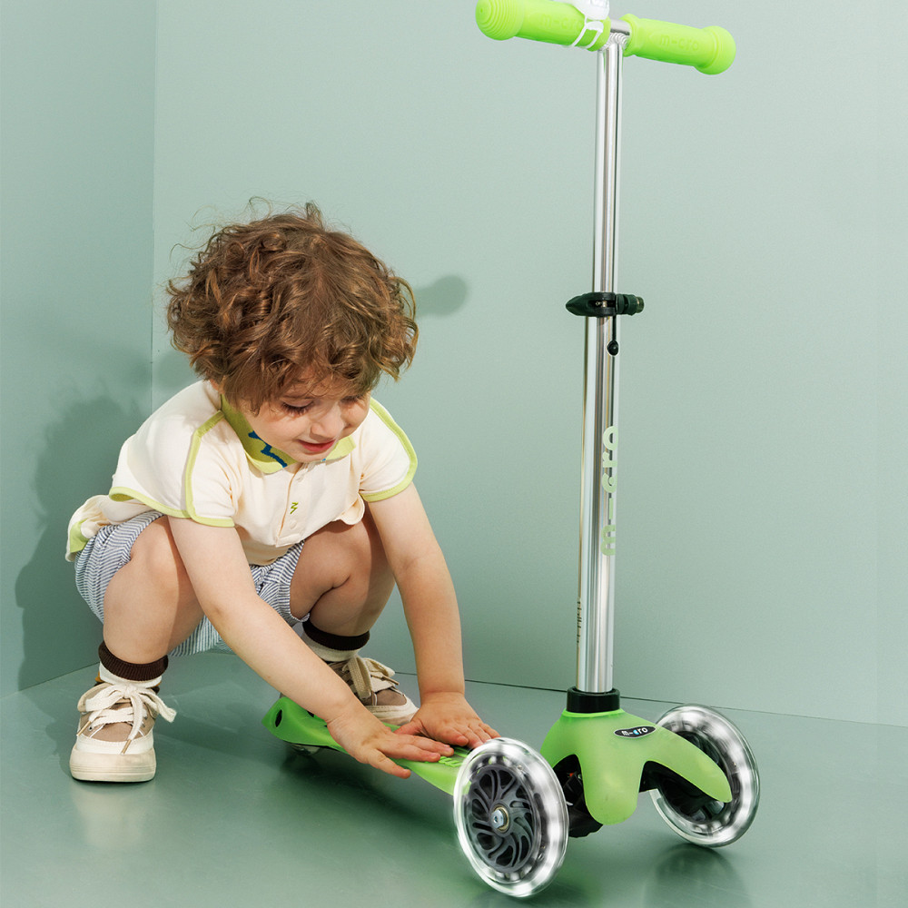 Самокат Micro серії Mini Deluxe Glow LED – Крижаний лайм Дніпро - фото 11