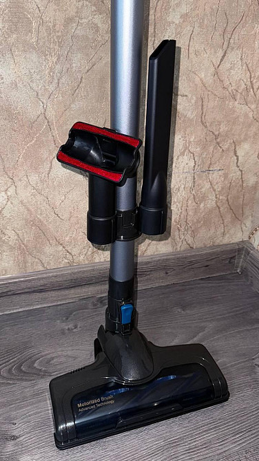 Акумуляторний вертикальний пилосос Crownberg CB-674 з турбощіткою, 2500Вт, 90 хв роботи, чорний з синім Одеса - фото 9