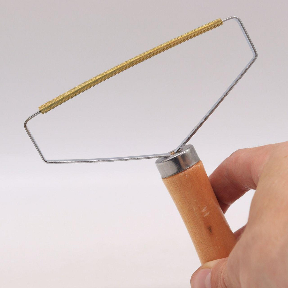 Портативная щетка бритва для удаления катышек и шерсти (10х9см) / Щетка скребок для чистки одежды Киев - изображение 8