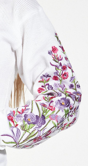 Свитер с красивой вышивкой (42-44) Киев - изображение 2