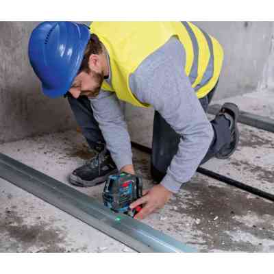 Лазерный нивелир Bosch GCL 2-50 G, до 15м, 0.3мм/м, з штативом BT 150, тримачем RM 10, чохол (0.601.066.M01) Винница