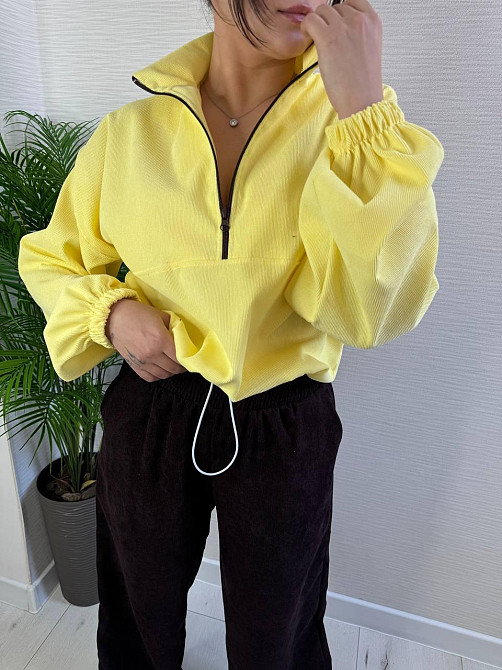 Женский стильный повседневный костюм двойка из микровельвета Желтый, 46/48 Одесса - изображение 8