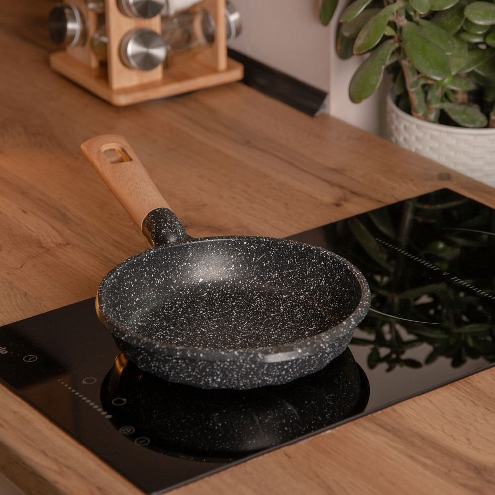 Сковорода з антипригарним покриттям Ø 20 см чорна Київ - фото 5