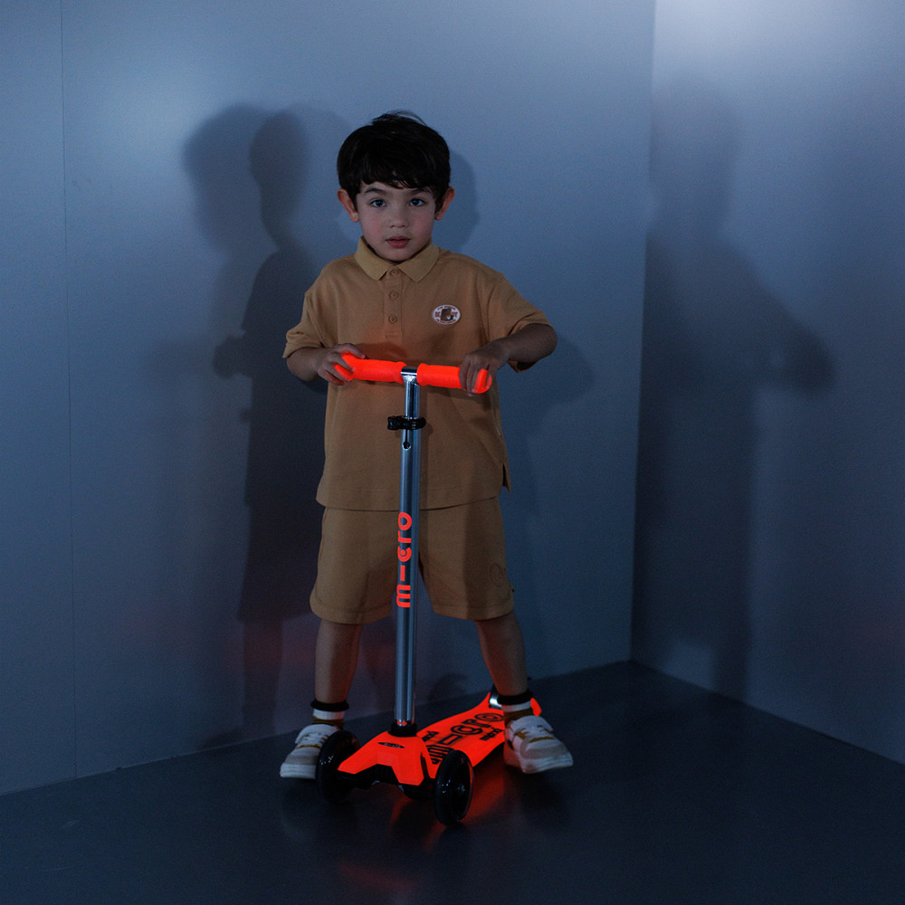 Самокат Micro серії Maxi Deluxe Glow LED – Червона аура Дніпро - фото 11