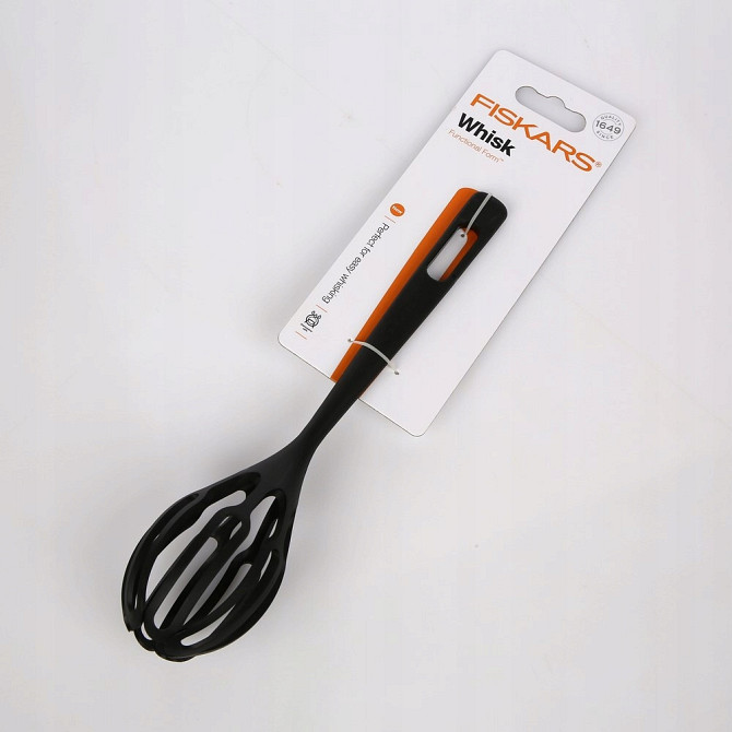 Венчик для взбивания теста Fiskars 