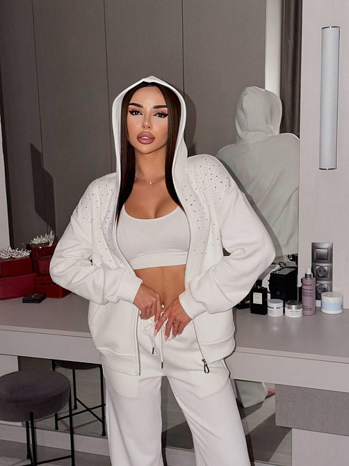 Жіночий стильний повсякденний костюм зі стразами вільного крою тринитка Молочний, 42/44 Одеса - фото 3