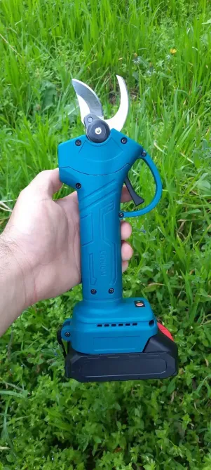 Аккумуляторный садовый секатор 24V + 2 аккумулятора Сучкорез / Аккумуляторные садовые ножницы Crafting tools Коломыя - изображение 3