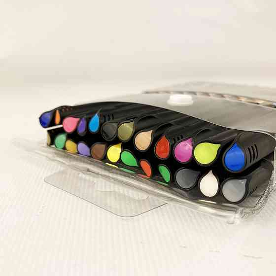 Набор разноцветных линеров ручек Fineliner Color в кейсе 24 цвета профессиональный набор для скетчей Каменец-Подольский