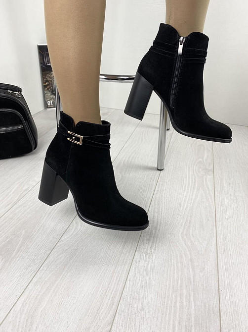 Injers Класичні черевики жіночі демісезонні весна-осінь чорні, натуральна замша на підборах р. Коломыя - изображение 6