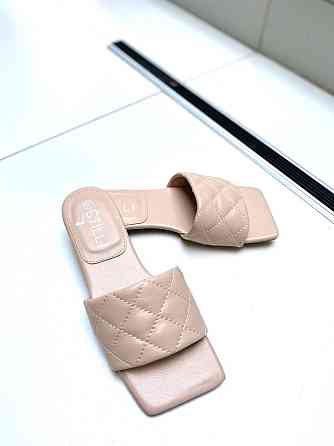 Stilli Модні шльопанці жіночі, штучна шкіра, бежеві на низькому ходу STILLI L109-2 р. 36, 37, 3 Коломия