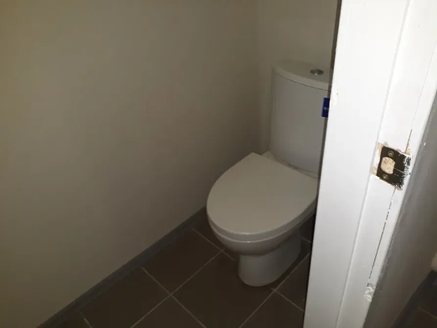 Продам приміщення з окремим входом. Будівельників 5а. Гарний ремонт- все як на фото, був "ОщадБанк". Дніпро - фото 15