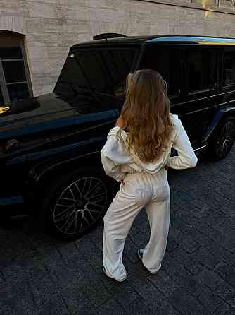 Женский стильный костюм двойка в стиле спорт шик со стразами на ягодицах велюр Молочный, 46/48 Одесса