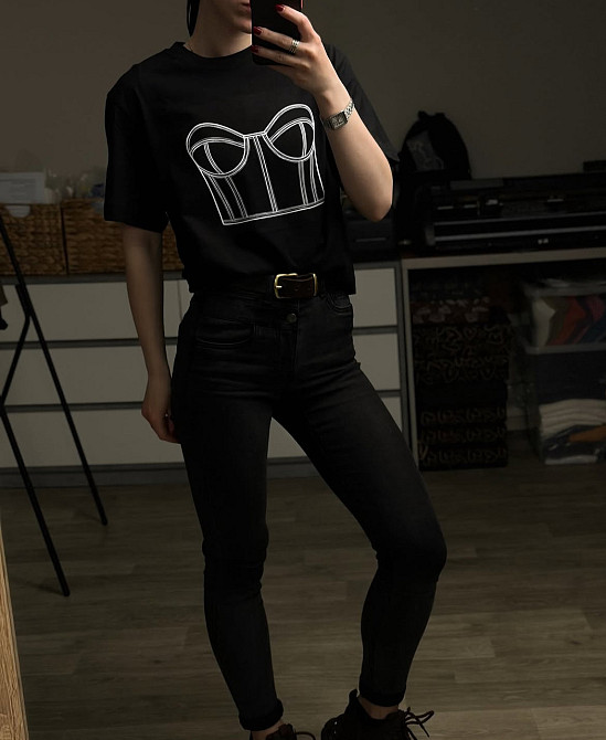 Жіноча футболка з принтом "Корсет" L, Білий Чернівці - фото 1