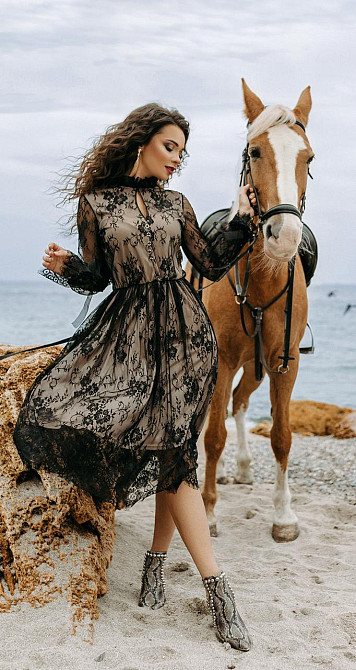 Красивое гипюровое платье (46) Киев - изображение 4