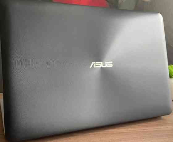 Ноутбук Игровой ASUS / i3- 4010/ RAM8GB/ HHD500Gb./ GeForce 820 2Gb. Киев