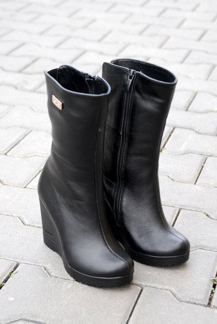 Напівчоботи жіночі ARLETT чорні натуральна шкіра зима висота 21см обхват 32-34см танкетка 9см ( Коломыя - изображение 1