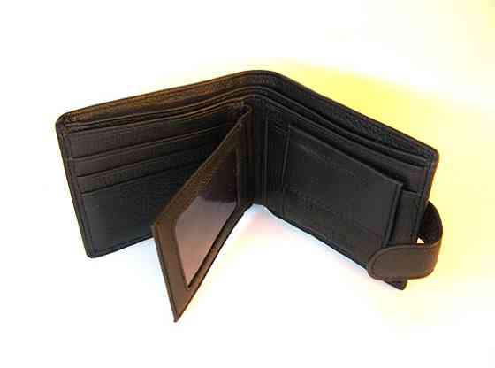 Кошелек мужской коричневый натуральная кожа Dr. Bond Киев