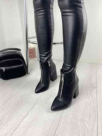 Стильні жіночі шкіряні демісезонні черевики на підборах 9 см. чорні (2725) р. 39, 40 / Черевики Коломия