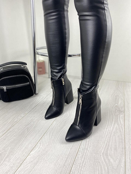 Стильні жіночі шкіряні демісезонні черевики на підборах 9 см. чорні (2725) р. 39, 40 / Черевики Коломыя - изображение 4