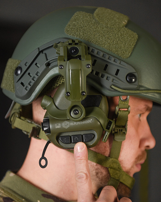 Шлем в сборе с навушниками + чеберашка олива Одесса - изображение 5