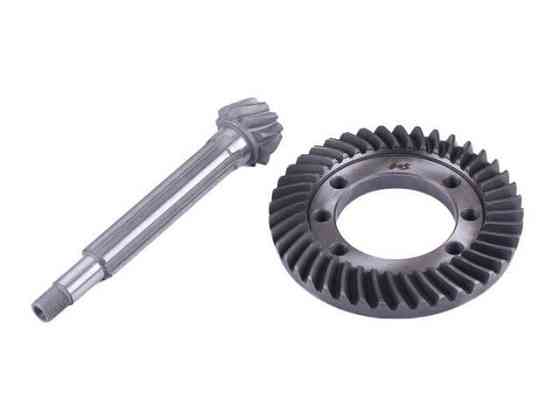 Головна пара заднього мосту на трактор Хінтай 120-220, вал головної передачі та шестерня конічна (старого Мукачево