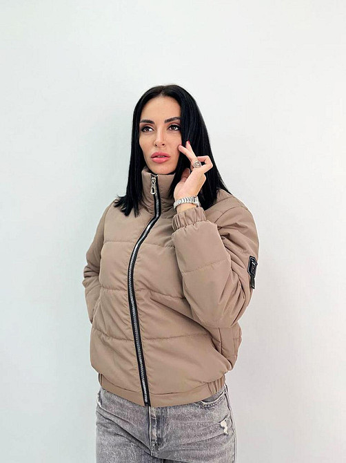 Демисезонная куртка с нашивкой Ivi Киев - изображение 1