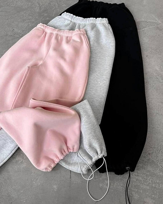 Жіночі утеплені обʼємні штани на резинці в стилі оверсайз трьохнитка на флісі Одеса - фото 2