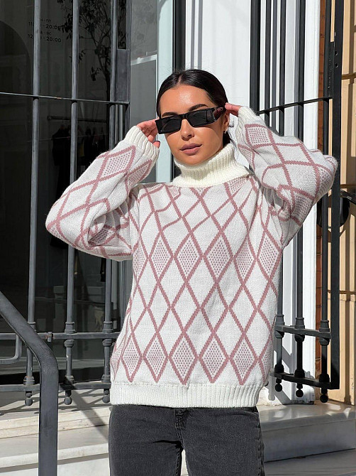 Жіночий модний триколірний светр орнамент із високогірловиною. 42-56р Київ - фото 5