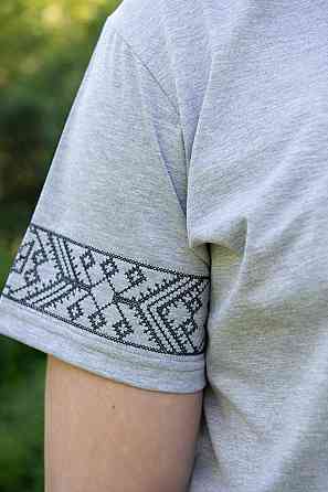 Футболка чоловіча з вишивкою бавовняний топ Київ