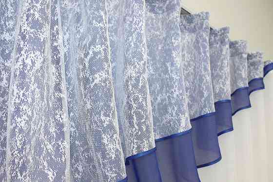 Кухонная шторка VR-Textil № 00к с ламбрекеном белый с синим 290х170 см (59-635) Киев