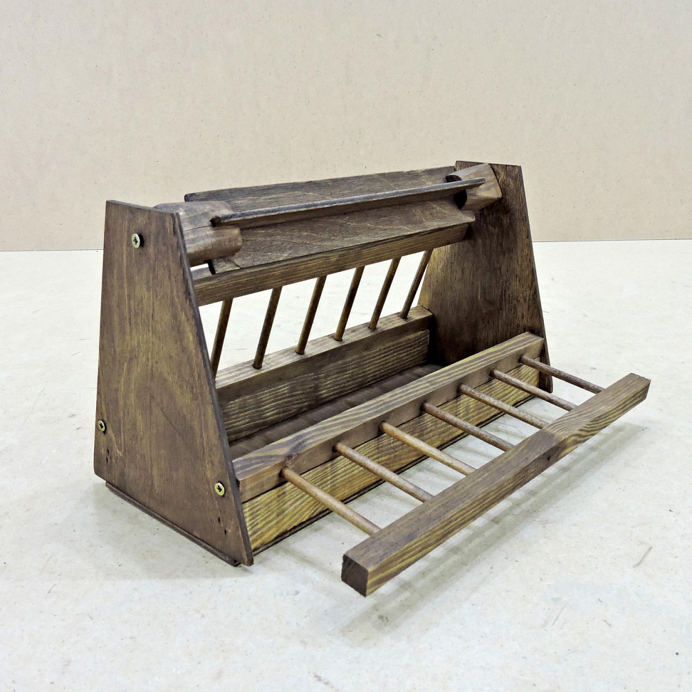 Деревянная кормушка для голубей 