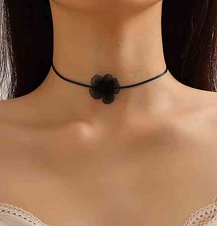 Чокер на шею с цветком черный минималистичный женский чокер ожерелье Киев