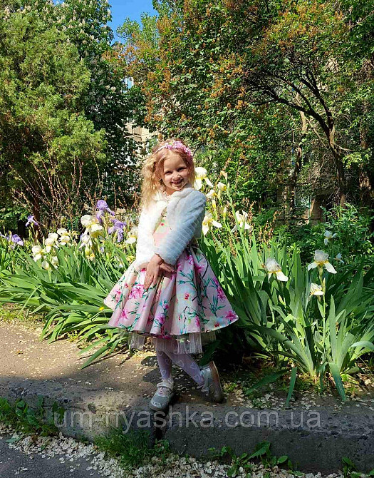 Пышное нарядное платье с цветами для образа Весны или в ретро стиле 