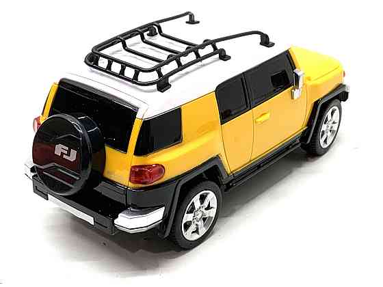 Машина TOYOTA FJ CRUISER на пульті керування Жовта (27055) Чернігів