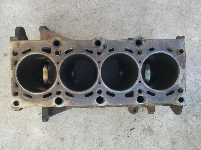 Блок двигуна 1715477 Бмв м40в16 оригінал Е30 Вінниця - фото 1