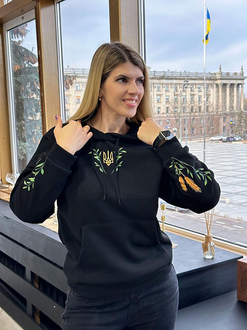 Утепленный худи с патриотическим принтом 