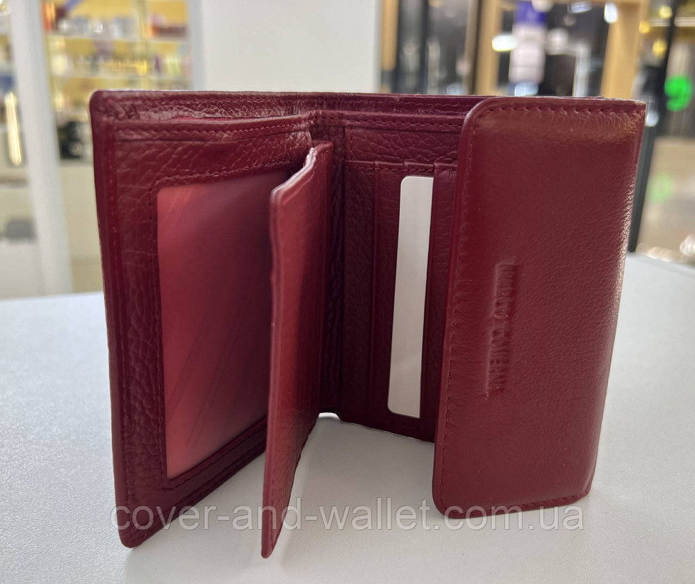 Невеликий шкіряний жіночий гаманець бордового кольору на магніті Marco Coverna 68629 Київ - фото 10