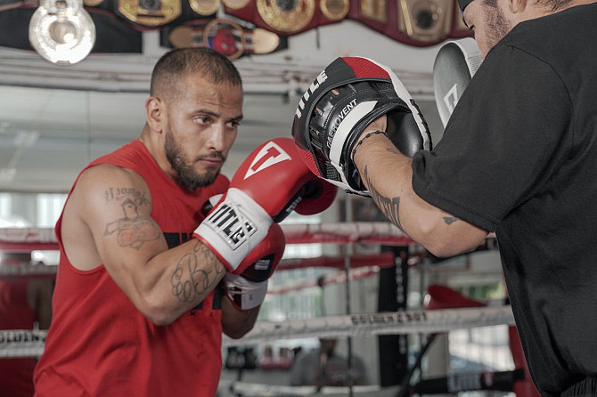 Лапи боксерські TITLE Boxing Aerovent Excel Incredi-Mitts 2.0 Black/Red/White Каменское - изображение 7