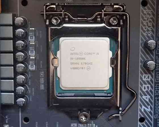 Процесор Intel Core i9-10900K. Київ