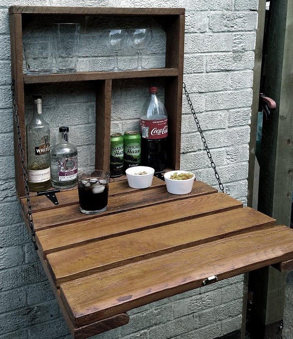 Настенный бар 