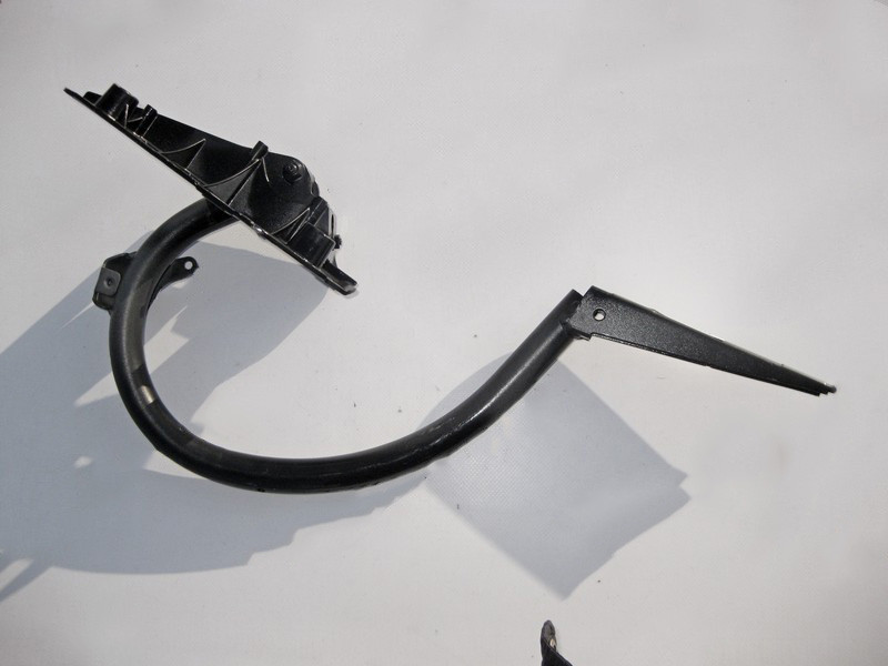 Mercedes-Benz  A2057500428 Петля кришки багажника права C-Class W205 Одесса - изображение 1