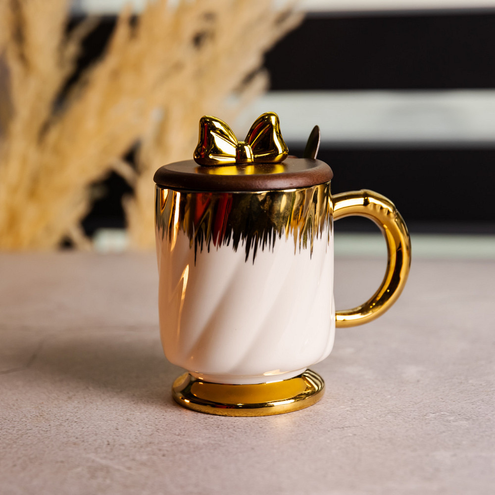 Yiwu Новорічна порцелянова чашка «Золотий Вихор» 450 мл з кришкою і ложкою Yiwu FM-23D Коломия - фото 1
