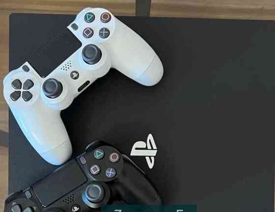 Приставка Sony PlayStation 4 Pro 1 TB Два джойстики. Харків