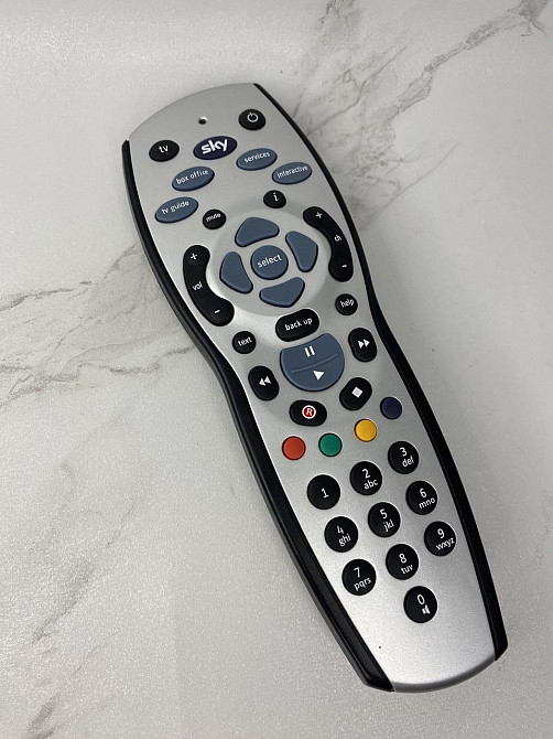 Б/в Пульт дистанційного керування Sky HD Plus Remote Control, для Sky HD та Sky Plus, вже запрограмований, сріблясто-чорний Київ - фото 11