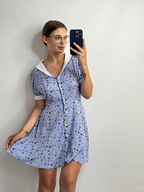 Жіноча легкасукня з штапелю з білим комірцем Блакитний з квітами XS-S Харків - фото 1