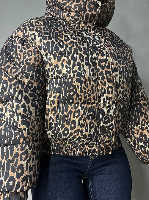 Куртка жіноча Lady Yep 9006 коротка з капюшоном леопардовий принт на резинці демісезонна темно-корич Одеса - фото 5