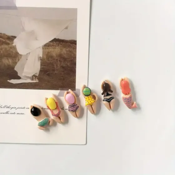 Набір магнітів на холодильник у формі дівчат у купальниках – ABS пластик, 11 шт Київ