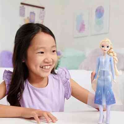 Кукла Disney Ледяное сердце Эльза в образе путешественницы (HLW48) Винница