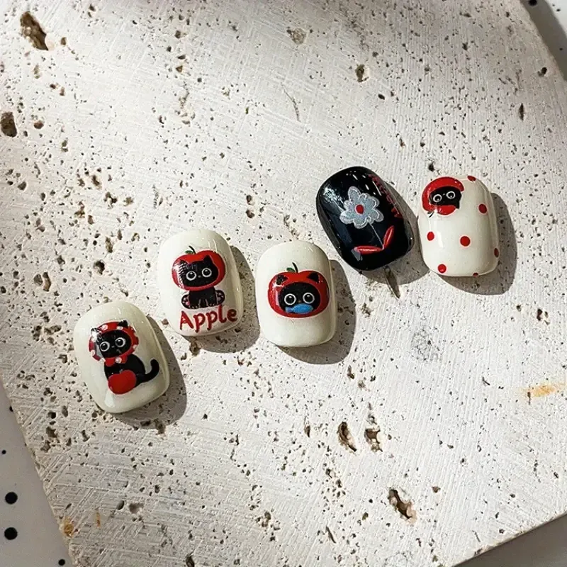 Наклейки для ногтей «Черный кот и красное яблоко» — кавайные глянцевые наклейки для маникюра Киев - изображение 5